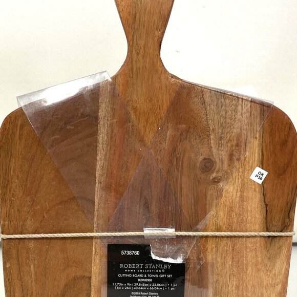 Robert Stanley Towel and Cutting Board Set Red Black Plaid Northwood Lodge NWT - Picture 2 of 7